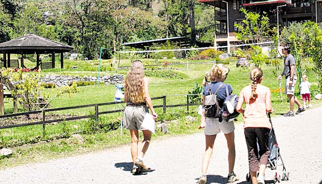 Algunos turistas vienen al país para apreciar su belleza natural.(Cortesía.)