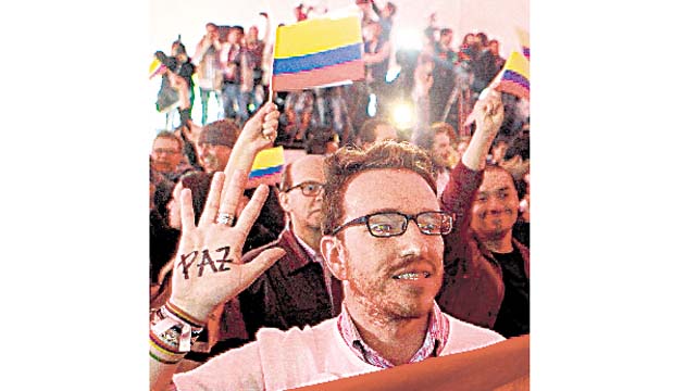 Colombianos piden paz.(EFE)