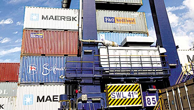 Las infraestructuras de los puertos se mantienen en sexto lugar.(Archivos)