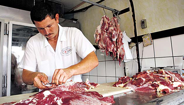 Cinco cortes de carne de res están dentro de la canasta básica.(Archivo)