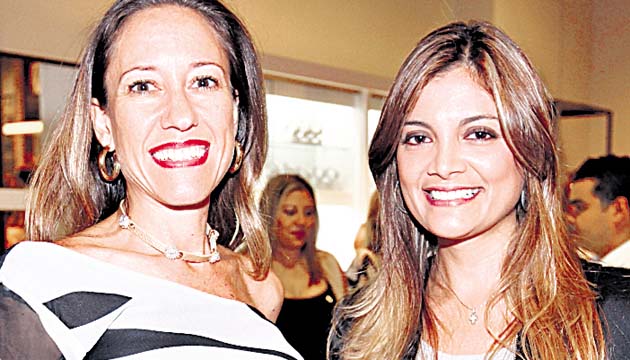 6. Vanessa Simons y María del Pilar Duque.