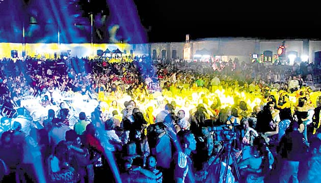 El público no tuvo queja, la mayoría se marchó a las 4:00 a.m.