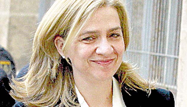 Infanta Cristina llega al tribunal.(EFE)