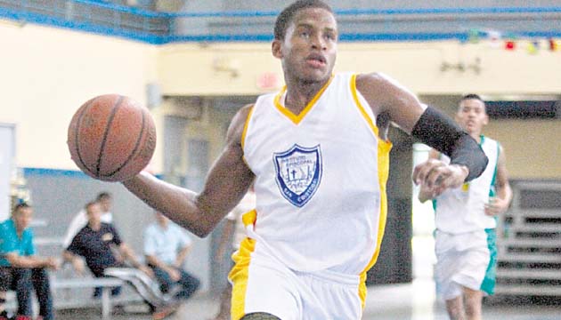 Jordan Lennon sobresalió en el equipo del Episcopal San Cristóbal, fue el máximo anotador del torneo.(Alberto Ortega)