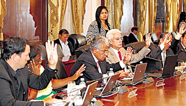 Autoridades públicas y electas no gozan de derecho