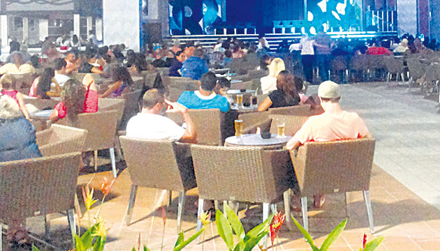 Área y terraza para ver el espectáculo.
