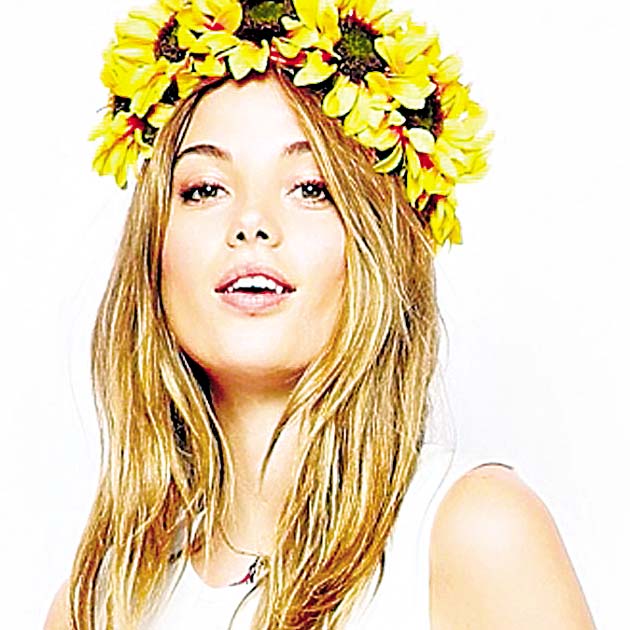 Girasoles. Flor original para lucir como accesorio en el cabello. Es perfecta para darles vida a tus atuendos.