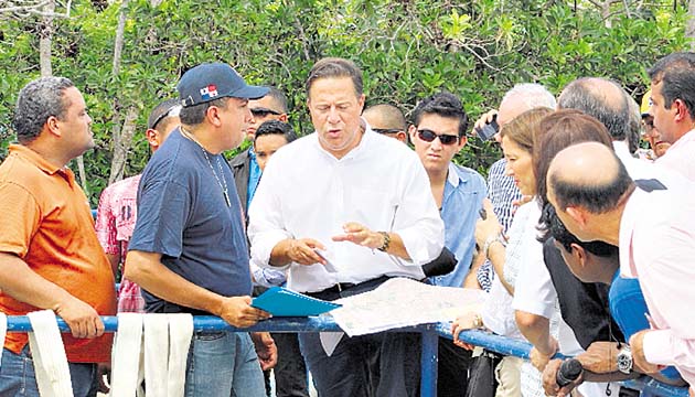 Varela y su equipo de trabajo en el área de Azuero.(Thays Domínguez)