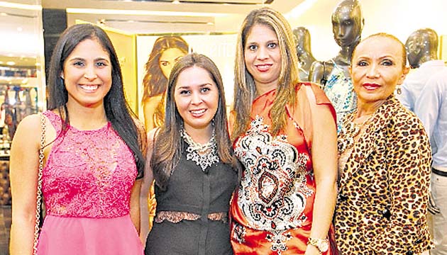 2. Verónica Salas, Dora Maduro, Melissa Cambra y Chela Zárate.