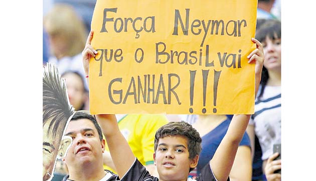 Aficionados brasileños envían mensajes de aliento a su “crack”.(EFE)