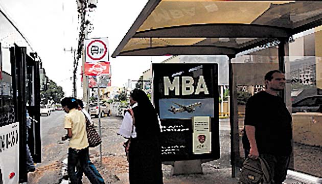 Zonas pagas y paradas típicas no se terminan de colocar en la capital