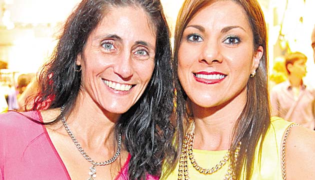 6. Fabiana de Pavoni y Karen Human.