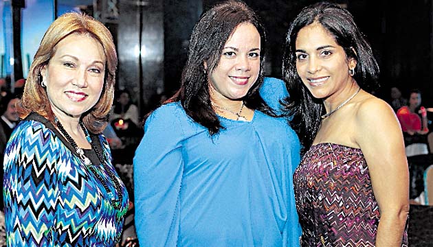 5. Marianela Pérez, María del Rosario Ramírez y Mariela Guillén.