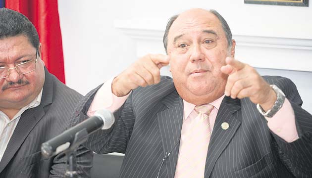 Antecedentes revelan miles en cobro de recursos