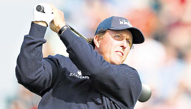 Phil Mickelson. El estadounidense, a pesar de mejorar notablemente con relación a la primera jornada, se encuentra en la vigésimo novena posición de la tabla, a doce golpes del liderato.