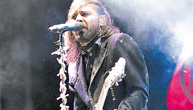 Evan Rodaniche, vocalista de Cage 9