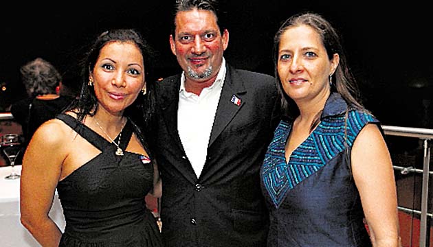 8. Yara Chong Guardia, Stephane Díaz y Sandrine-Pia Casto.
