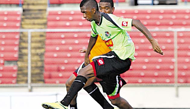 El ragateador. Adonis Villanueva impresionó ayer en el entrenamiento de la selección de Panamá con su regate y velocidad. En uno de los duelos dejó regado en el camino a su marcador y luego al portero con un bonito autopase.