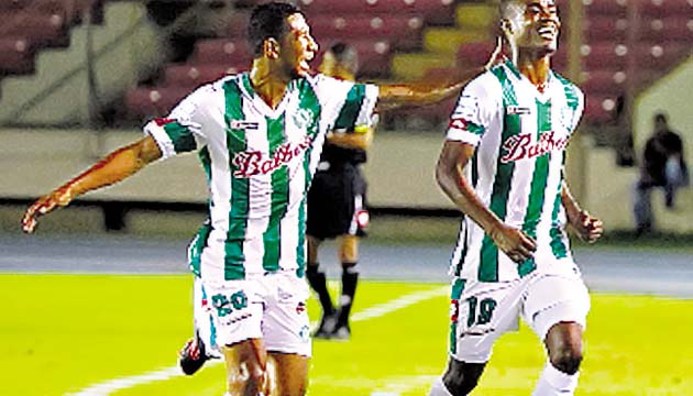 El Alianza quiere cerrar la noche como el líder solitario del torneo