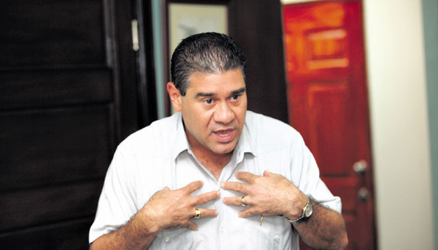 Pedro Meilán, administrador de la Acodeco, afirmó que hasta la fecha se han aplicado 63,450 multas por algún incumplimiento de la norma a 1,516 establecimientos comerciales en todo el país.(Archivo)