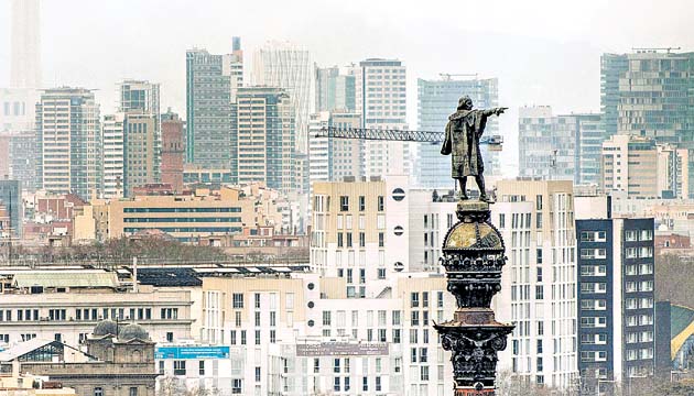 La agencia prevé que el mercado inmobiliario podría tocar fondo