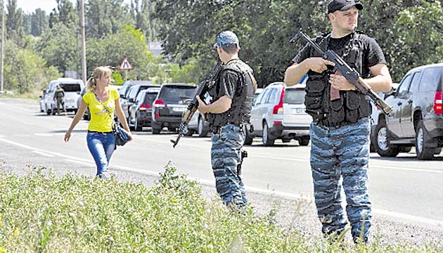 Combates alejan a policías y peritos forenses