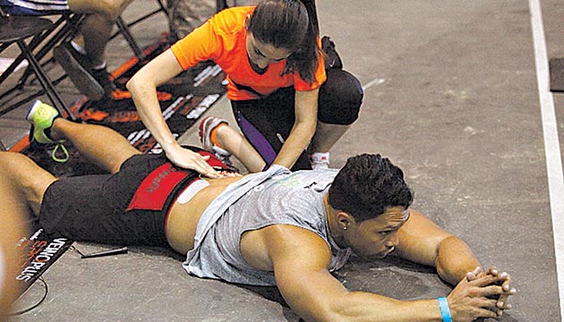 El staff del Panamá Throwdown Series 2014 atendió, en la zona de recuperación, a los atletas participantes, luego de que estos terminaran sus rutinas.(Anayansi Gamez)