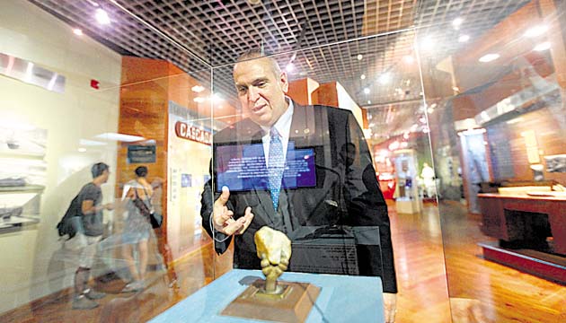 “Esta es la pieza que más me costó donar. Significa mucho para mí”.