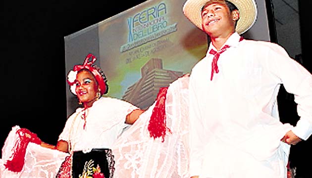La música folclórica no faltó.