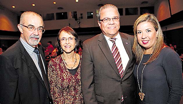 2. José Guillermo Russo , Ana Cristina Berta, Octavio Lister y Melissa Wong.