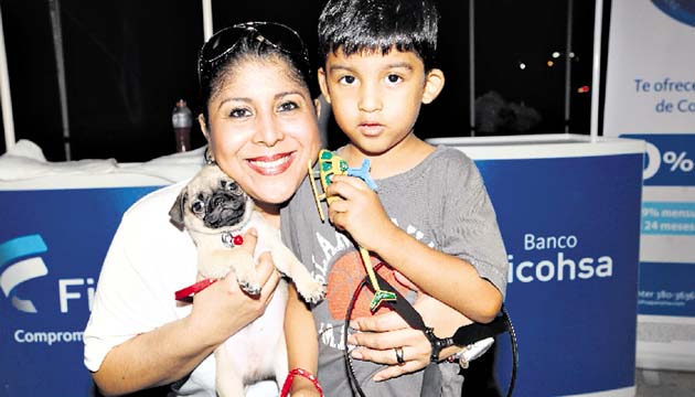 ¡Sin mi perrito no salgo!(Anayansi Gamez)