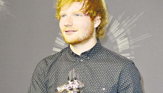 Los ganadores a los mejores videos del MTV Awards son... - Masculino. El cantautor Ed Sheeran, de 23 años, se impuso en la categoría masculina con su canción “Sing”, junto a Pharrell.
