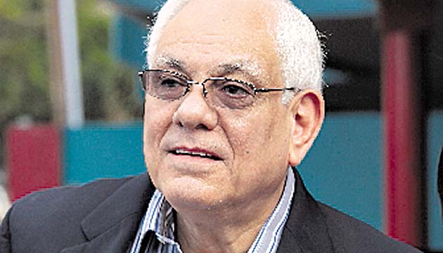 Doens asegura que no abandona el PRD