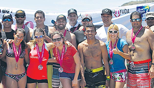 2.Atletas posan al culminar el evento.