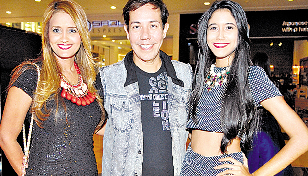 5. Zoraya Reichlin, Charlie Cuevas y Kristel Barreto.