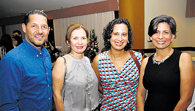 2. Adrián Solís, Leslie Benuzzi, Annie Young y Margot López.
