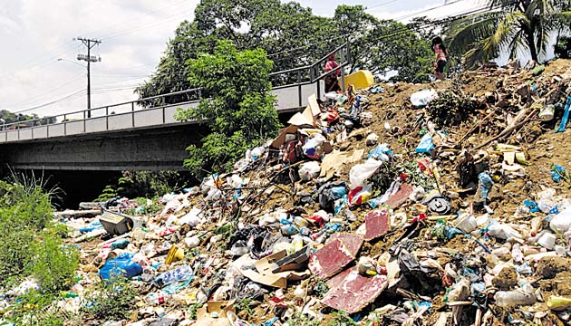 Típico paisaje debajo de los puentes en Morelos de Tocumen.