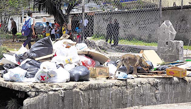 Sanciones. Lineth Grau, del Municipio de San Miguelito, confirmó que en dos semanas se han puesto 35 “sanciones pedagógicas” en Los Andes. Agregó que se procederá a aplicar sanciones económicas a los reincidentes.