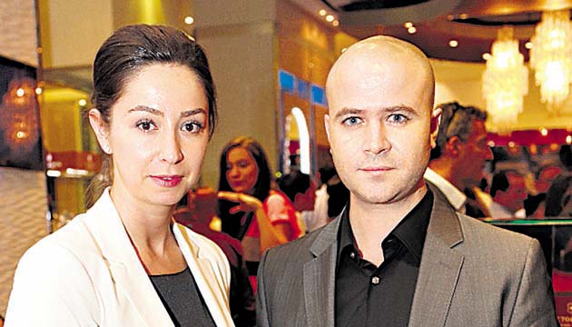 8. Mary Mnatsakanyan y Marco Cabello.