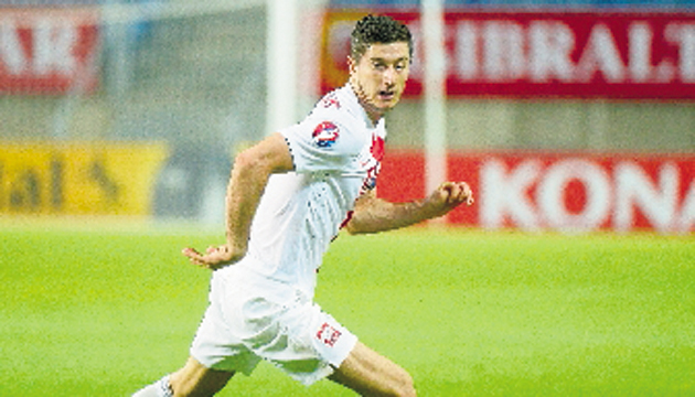 Lewandowski se luce en holgada victoria de Polonia sobre Gibraltar