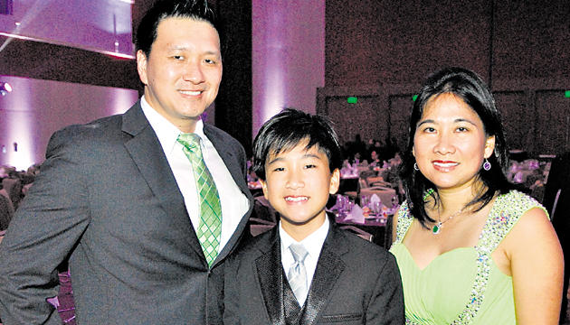7. Eric Cheng, Bryan Cheng y Helen Cheng.