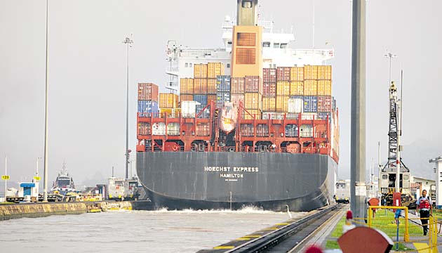 Demoras en la expansión del Canal podría afectar la economía.(Archivo)