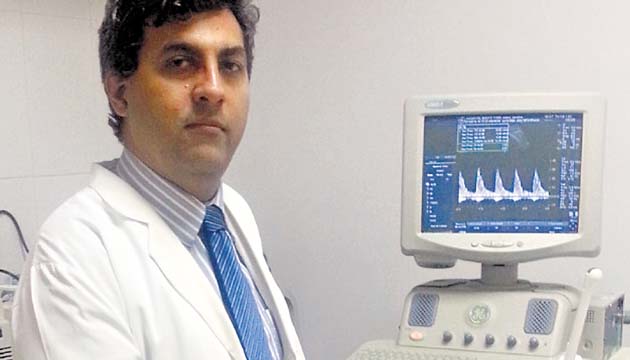 Más sobre la carrera del reconocido ginecólogo obstetra Osvaldo Reyes