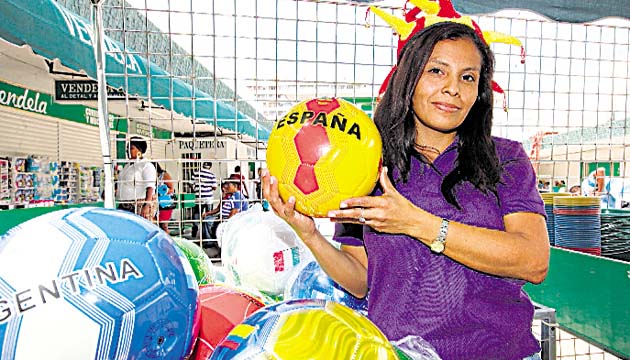 Los balones de España son muy buscados por los compradores.(Anayansi Gamez)