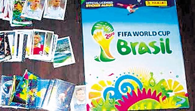 Álbum del Mundial enloquece a cientos de aficionados al fútbol