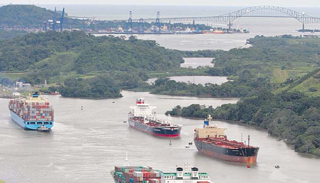 Por el Canal ampliado transitarán barcos más grandes.(ARCHIVO)