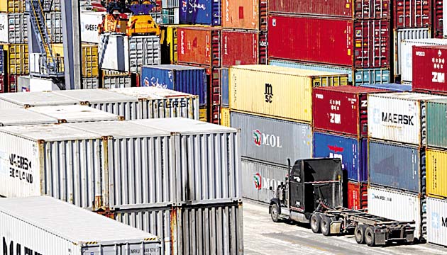 La actividad en los puertos debe ser continua.(Archivo)