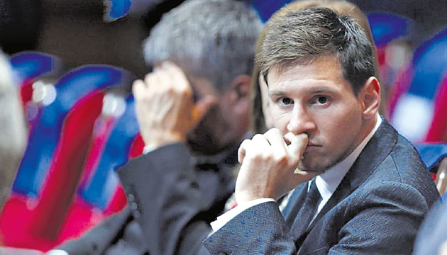 Messi y su padre pagaron los seis millones de dólares que adeudaban a Hacienda por presuntos delitos de fraude fiscal meses.(Archivo )