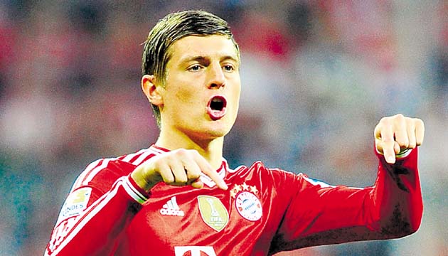 Nació el 4 de enero en 1990 en Greifswald (este de Alemania) y, tras formarse en las categorías juveniles del SC Greifwald y del Hansa Rostock, llegó al Bayern a los 17 años.