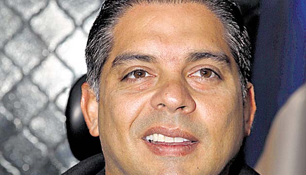 Adolfo Valderrama - Presidente de la Asamblea